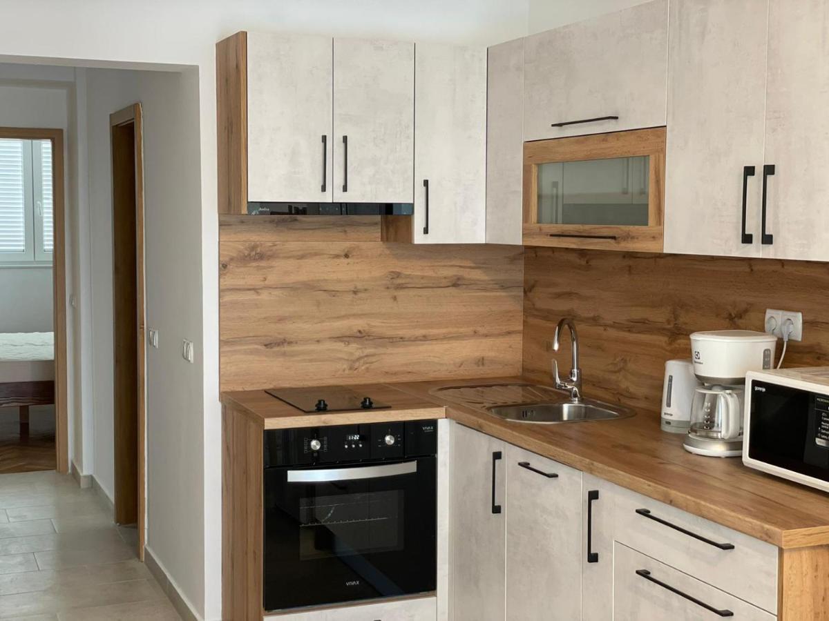 Apartmani Maris II Palit Exterior photo