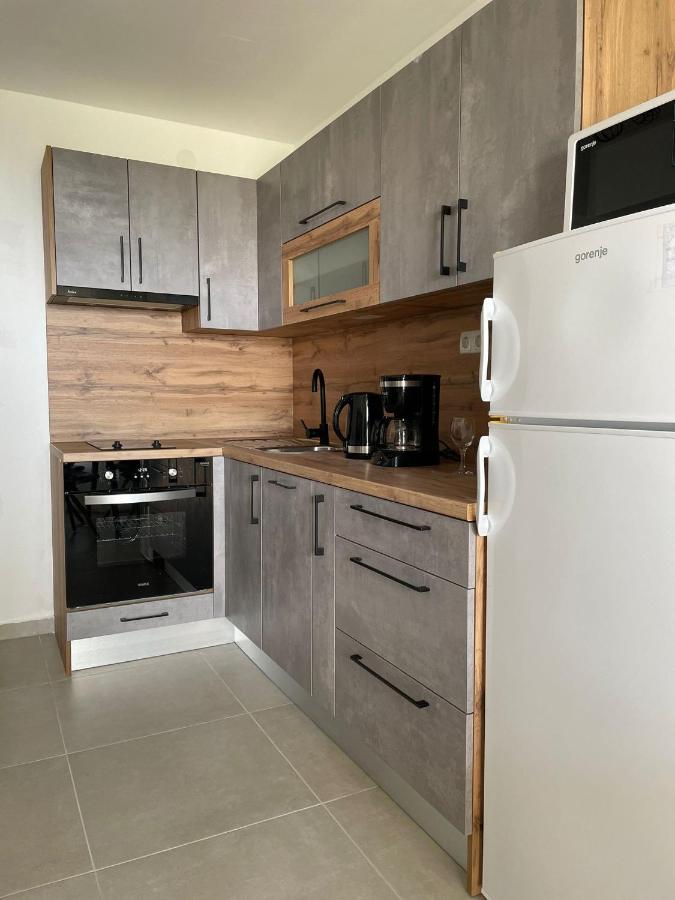 Apartmani Maris II Palit Exterior photo